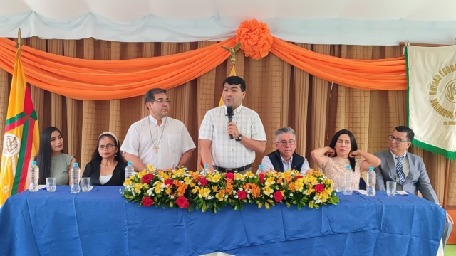 SAGRADOS CORAZONES LA CONCORDIA, UN COMPROMISO DE EDUCAR CON AMOR SAGRADOS CORAZONES LA CONCORDIA, UN COMPROMISO DE EDUCAR CON AMOR