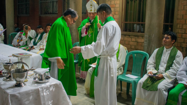 Toma de Posesión del Nuevo Párroco de la Parroquia Nuestra Señora de la Paz Toma de Posesión del Nuevo Párroco de la Parroquia Nuestra Señora de la Paz