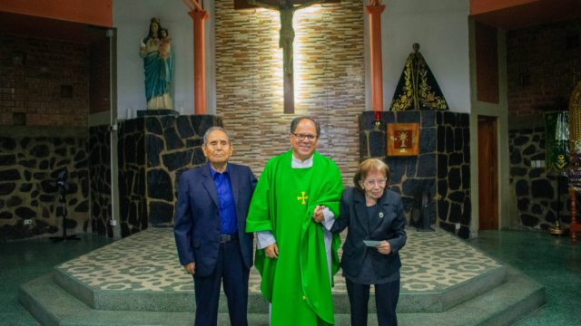 Toma de Posesión del Nuevo Párroco de la Parroquia Nuestra Señora de la Paz Toma de Posesión del Nuevo Párroco de la Parroquia Nuestra Señora de la Paz